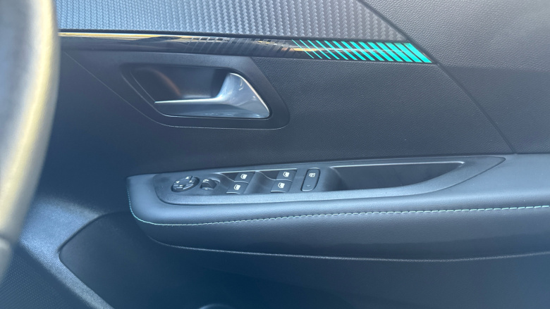 Peugeot 208 1.2 PureTech 100 Allure Premium 5dr Petrol Hatchback